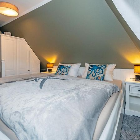 Gemütliche Wohnung unter Reet mit Pool und Sauna in Keitum Exterior foto