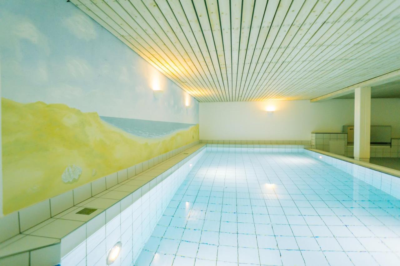 Gemütliche Wohnung unter Reet mit Pool und Sauna in Keitum Exterior foto