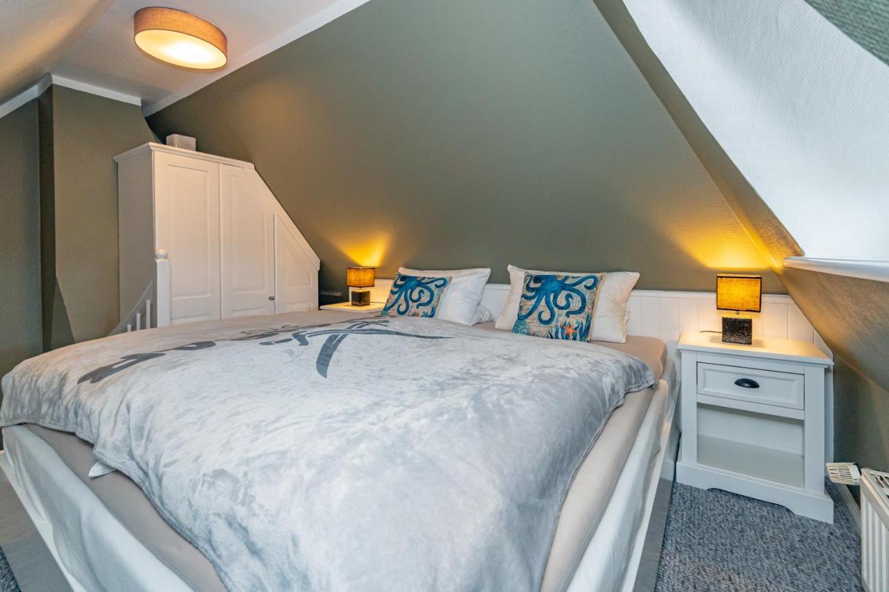 Gemütliche Wohnung unter Reet mit Pool und Sauna in Keitum Exterior foto