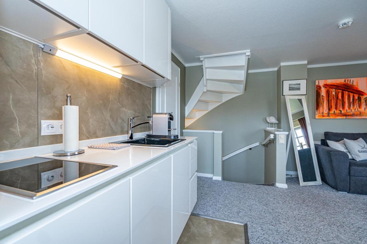 Gemütliche Wohnung unter Reet mit Pool und Sauna in Keitum Exterior foto