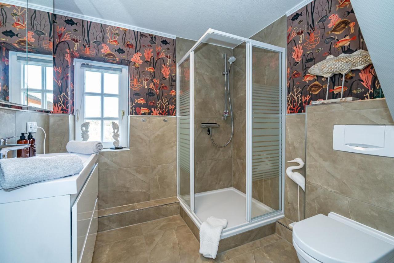 Gemütliche Wohnung unter Reet mit Pool und Sauna in Keitum Exterior foto